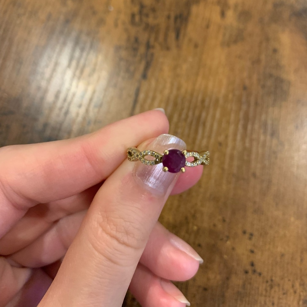 18k gold ruby ring with diamonds